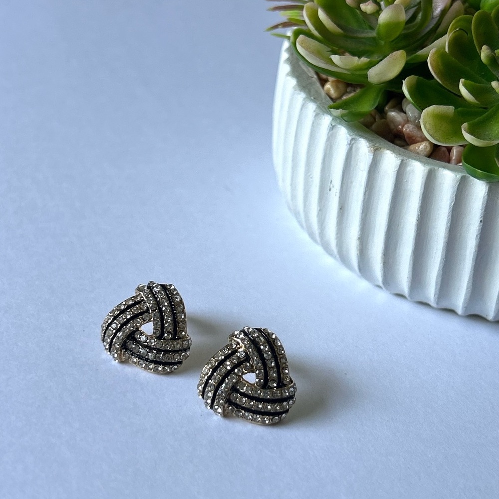 5/$25 Elegant Silver Knot Earrings